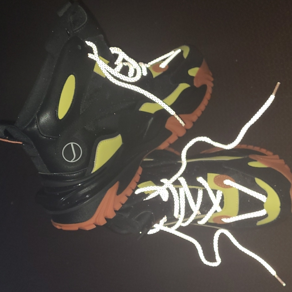 New "hot" Javi "Logic" sneakers with light sensitive laces sizes 8.5,9 and 9.5 - Picture 2 of 11